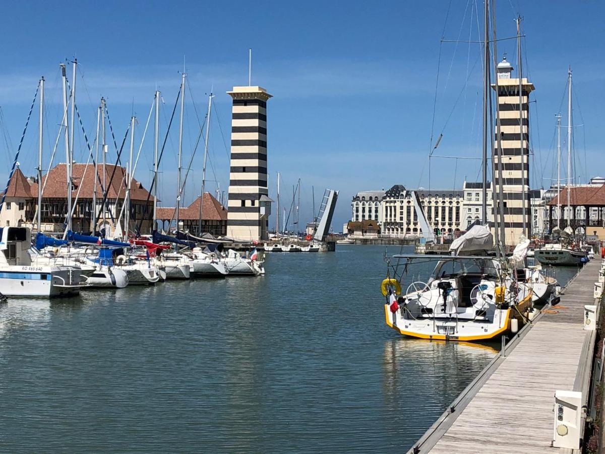 Cote Plage - Magnifique Appartement De Charme A Trouville Sur Mer - Linge - Lit Fait - Parking - Wifi - Classe Par L'Office Du Tourisme Экстерьер фото